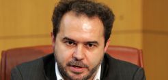 Σε συσπείρωση και στήριξη της πολιτικής ΣΥΡΙΖΑ για τη ΔΕΗ, καλεί ο Φωτόπουλος