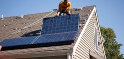 Vivint Solar: Εξασφάλισε κεφάλαια $540 εκατ. για τη χρηματοδότηση φ/β στέγης