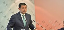 Εγκρίθηκε από τη ΓΣ της ΔΕΗ η επέκταση των δραστηριοτήτων σε νέους τομείς και η πολιτική αποδοχών - Μετατρέπεται πλέον σε εταιρεία του ιδιωτικού τομέα