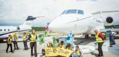 Ακτιβιστές για το κλίμα διέκοψαν για λίγο την αεροπορική κυκλοφορία στη Γενεύη