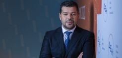 Άνοδος στο τζίρο και τα κέρδη της ΔΕΗ στο εννεάμηνο - Σε τροχιά για EBITDA 2 δισ. ευρώ φέτος - Οι ΑΠΕ έφτασαν το ένα τρίτο του μείγματος παραγωγής