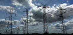 Τι δείχνει σε όρους «hedging» το ξεπούλημα των λιγνιτικών «πακέτων» της ΔΕΗ – Οι εκτιμήσεις της αγοράς και στο βάθος… «πράσινα» PPAs