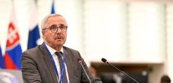 Μανιάτης: Η Κομισιόν τώρα κατάλαβε ότι υπάρχει ευρωπαϊκή βιομηχανία – Να “τρέξουμε” για ενεργειακή και στρατηγική αυτονομία
