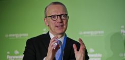 Αποσύρεται από τη θέση του CEO της WindEurope ο Giles Dickson 