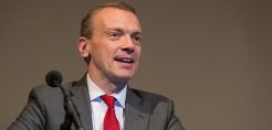 WindEurope: Το νέο πακέτο καθαρής ενέργειας της Ε.Ε. δεν επιτρέπει αναδρομικές αλλαγές στις ταρίφες των ΑΠΕ 