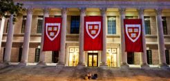 Harvard: Έβαλε τέλος στις επενδύσεις προς τις «Big Oil» και «καθαρίζει» από τα ορυκτά καύσιμα