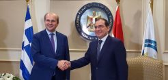 Προοπτικές ενίσχυσης της παρουσίας ελληνικών ενεργειακών ομίλων στην Αίγυπτο – Τι προέκυψε από την επίσκεψη Χατζηδάκη
