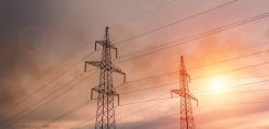 Η επιτυχία της ΑΜΚ ανοίγει τον δρόμο για την εφαρμογή του «50-50» στα κόστη σύνδεσης – Διευκρινίσεις ζητάει η αγορά ως προς τα «διαδικαστικά» του μέτρου