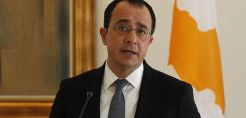 Πρέπει να τελειώνει το παραμύθι περί εκβιασμού της Κύπρου…
