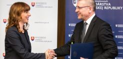 Συμφωνία για δύο νέες γραμμές υπερ-υψηλής τάσης για τη διασύνδεση Ουγγαρίας και Σλοβακίας