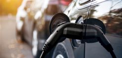 Επιταχύνει για την ηλεκτροκίνηση η ΔΕΗ – Διαγωνισμός 3 εκατ. ευρώ για σταθμούς φόρτισης σε όλη την Ελλάδα