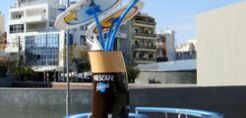 Το πρώτο ηλιακό ποτήρι-παγκάκι λανσάρει ο Nescafe Frappe