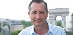 Eric Scotto στο energypress: Αναγκαία συνθήκη ο υποχρεωτικός συνδυασμός φωτοβολταϊκών με μπαταρία – «Κλειδί» για την ενεργειακή μετάβαση η αναβάθμιση του δικτύου και οι διασυνδέσεις