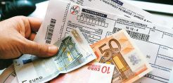 Ψάχνουν τον πήχη για τα εισοδήματα και τα ακίνητα που θα "ξεσκαρτάρουν" τους δικαιούχους του ΚΟΤ