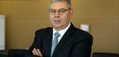 Σιάμισιης: Γιατί πουλάμε τα ΕΛΠΕ