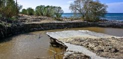 Επιταχύνεται η διάβρωση των ακτών, χάνουμε παραλίες και στη Δυτική Αχαΐα - Τι απαντάει το ΥΠΕΝ