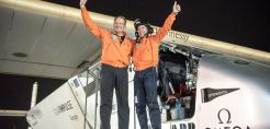Το Solar Impulse 2 ολοκλήρωσε την ιστορική αποστολή του