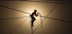 Η ηλεκτροδότηση σε όλα τα χωριά της Ινδίας είναι πλέον γεγονός