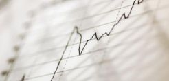 Μειώθηκε 38,7% το έλλειμμα στο πρώτο 5μηνο 