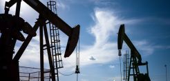 Με συντελεστή 33% θα φορολογηθούν τα υπερκέρδη των διυλιστηρίων για το Food Pass - Δείτε την τροπολογία όπως κατατέθηκε στη Βουλή