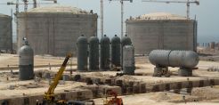Στο πάγο τα σχέδια εξαγωγής LNG από το Ιράν υπό το βάρος των αμερικανικών κυρώσεων