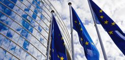 Κομισιόν: Πρωτοβουλία μέτρων για την υψηλότερη τιμολόγηση του CO2