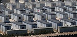 ΕΛΠΕ : Δωρίζουν 75 ειδικά κοντέινερ στον Μουζάλα για πρόσφυγες