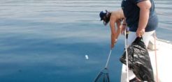 Καθαρισμός των θαλασσών στη Λεμεσό από επιπλέοντα απόβλητα