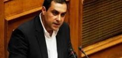 Κατσαφάδος: Η κυβέρνηση κοιμόταν τον ύπνο του δικαίου για την πετρελαιοκηλίδα - Προτεραιότητα η απορρύπανση του βυθού