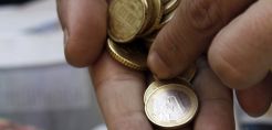Στο 6,8% η ύφεση στην ελληνική οικονομία το 2011