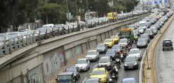 Μποτιλιάρισμα στην Κηφισίας από δέντρο που έπεσε σε καλώδια της ΔΕΗ