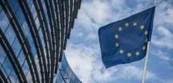 Προσχέδιο Κομισιόν: Εξοικονόμηση, μετάθεση του κλεισίματος πυρηνικών, ανθρακικών και διακοψιμότητα για βιομηχανία μεταξύ των μέτρων για την ενεργειακή επάρκεια