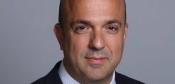 Μαύρος: Θα είμαστε οι πρώτοι που θα ανοίξουμε το target model με διμερή συμβόλαια - Εφικτό να ξεπεραστεί ο στόχος των 1,5 GW ΑΠΕ ως το 2024
