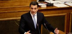 Ακτινογραφία του επιτελείου του Κ. Σκρέκα: Έμπειρα στελέχη και άρωμα... γυναίκας στο γραφείο του υπουργού 