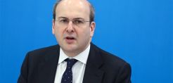 Χατζηδάκης: Κόβουν το ρεύμα σε ευάλωτα νοικοκυριά αλλά όχι στους ασυνεπείς δημόσιους φορείς