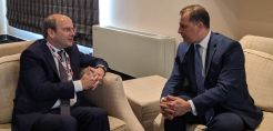Πρώτη συνάντηση Χατζηδάκη με τον υπουργό Ενέργειας της Κύπρου Γ. Λακκοτρύπη