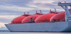 Υπερπροσφορά στην παγκόσμια αγορά LNG μέχρι τα μέσα του χρόνου