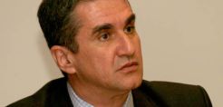 Λοβέρδος κατά ΥΠΑΠΕΝ για αναβολή συζήτησης επίκαιρης ερώτησης για τη ΡΑΕ