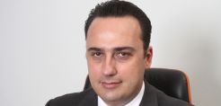 Οι αδυναμίες σύνδεσης φωτοβολταϊκών στο δίκτυο ΔΕΔΔΗΕ και ο ζουρλομανδύας των κοινών Όρων Σύνδεσης στις επεκτάσεις