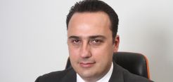 Λουμάκης: Με τις προτάσεις ΔΕΔΔΗΕ-ΑΔΜΗΕ θα γίνονται περικοπές «πράσινης» παραγωγής είτε υπάρχει κορεσμός δικτύου είτε όχι – Συνέπειες και για τα παλιά έργα ΑΠΕ