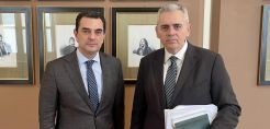 Δέσμευση Σκρέκα για “φρένο” στις αναγκαστικές απαλλοτριώσεις για εγκατάσταση φωτοβολταϊκών