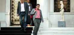 Συνεδριάζει το οικονομικό επιτελείο, υπό τον πρωθυπουργό, στο Μαξίμου
