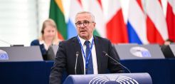 Μανιάτης: Πολίτες &amp; επιχειρήσεις δικαιούνται να μάθουν τις αιτίες των υπερβολικών διακυμάνσεων τιμών ηλεκτρικής ενέργειας στην Ελλάδα