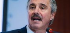 Μανιάτης: Η Ελλάδα γη ατυχίας για επενδύσεις 