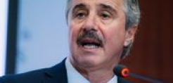 Μανιάτης: Κόψατε τις γέφυρες με την Socar για την ΔΕΣΦΑ και τώρα φέρνετε μνημόνιο συνεργασίας με το Αζερμπαΐτζάν
