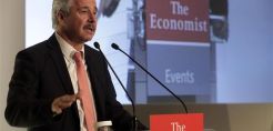 Μανιάτης: Το καλοκαίρι οι διαγωνισμοί για έρευνες πετρελαίου σε Ιόνιο και Κρήτη