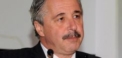 Διευκρινίσεις Μανιάτη για την ηλεκτρική διασύνδεση της Κρήτης