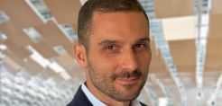 Mario Giordano (Signify): Ποιές είναι οι νέες τεχνολογικές λύσεις για καλύτερο φωτισμό και εξοικονόμηση ενέργειας - Το "πείραμα" των Λειψών