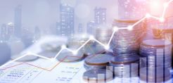 Bloomberg: Ρεκόρ έτους στην ευρωπαϊκή αγορά ηλεκτρικής ενέργειας