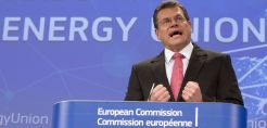Η Ενεργειακή Ένωση φέρνει παραπομπές και κυρώσεις για το τρίτο πακέτο – Τροχιοδεικτική βολή με προειδοποιητική επιστολή στην Ελλάδα